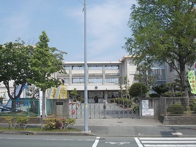 小学校　富士見小学校（小学校）まで500m