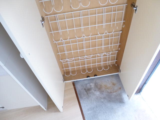 収納　ルミネ代官