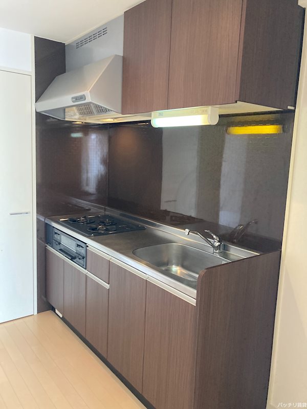 キッチン　別号室タイプの為、現状を優先致します。