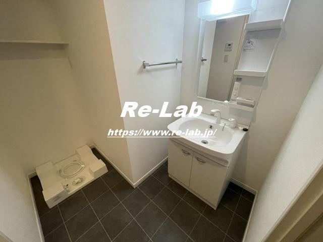 洗面設備　※参考として他のお部屋の写真