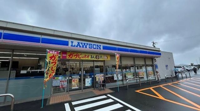 コンビニ　ローソン呉天応大浜4丁目店（コンビニ）まで1000m