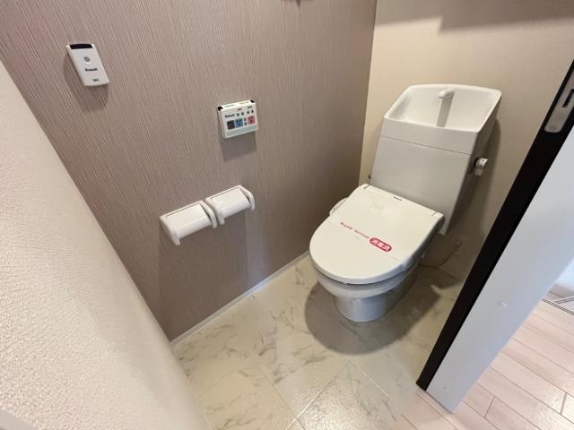 トイレ　シャワー付トイレ