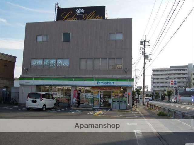 コンビニ　ファミリーマート（コンビニ）まで264m