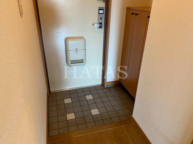玄関　同物件別部屋です