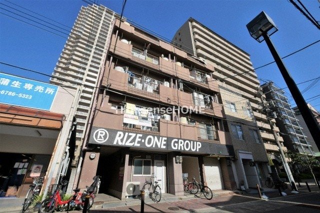建物外観　落ち着いた雰囲気の外観です