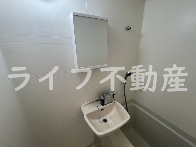 洗面設備　ゆったりとスペースのある洗面所