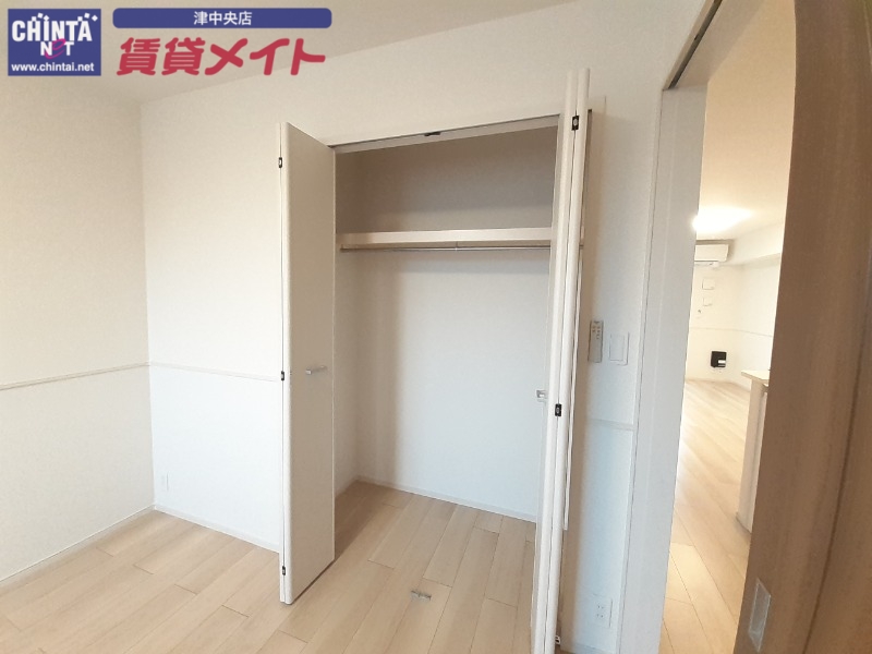 収納　同タイプ部屋反転写真です。