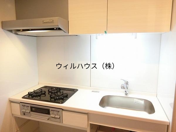 キッチン　３口コンロ付きシステムキッチン！