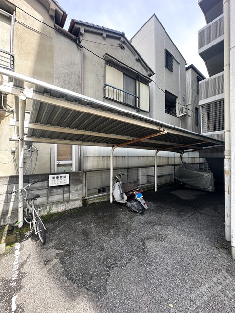その他共有部分　中型バイクまで駐車可能です♪♪