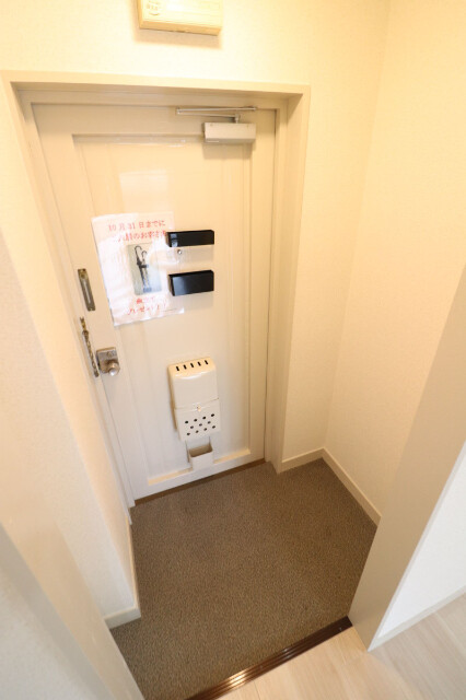 玄関　圧迫感のない玄関