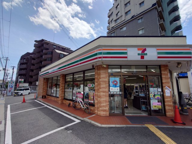 コンビニ　セブン－イレブン　神戸本山駅南店（コンビニ）まで272m