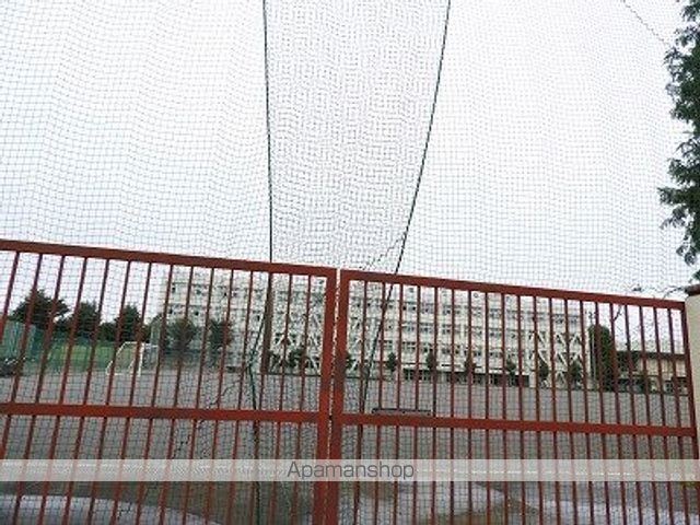中学校　立川市立第七中学校（中学校）まで642m