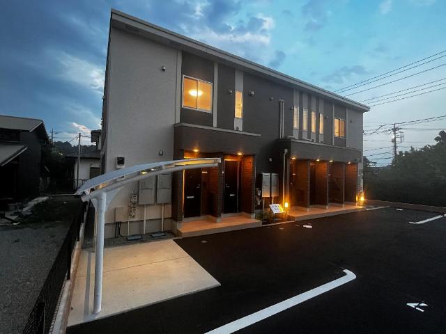 建物外観　外観写真（夜）