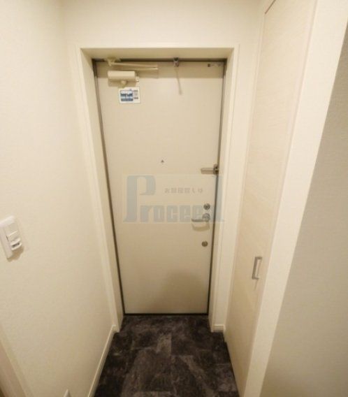 玄関　※別部屋参考写真※現況優先です