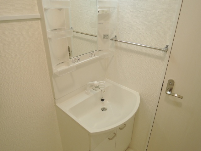 洗面設備　同一建物２０２号室の内装写真掲載