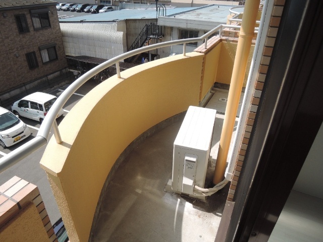 バルコニー　同一建物２０２号室の内装写真掲載