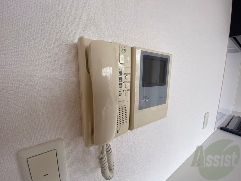 セキュリティ　ＴＶモニター付インターホンです。来客者の顔が見えるので安心！