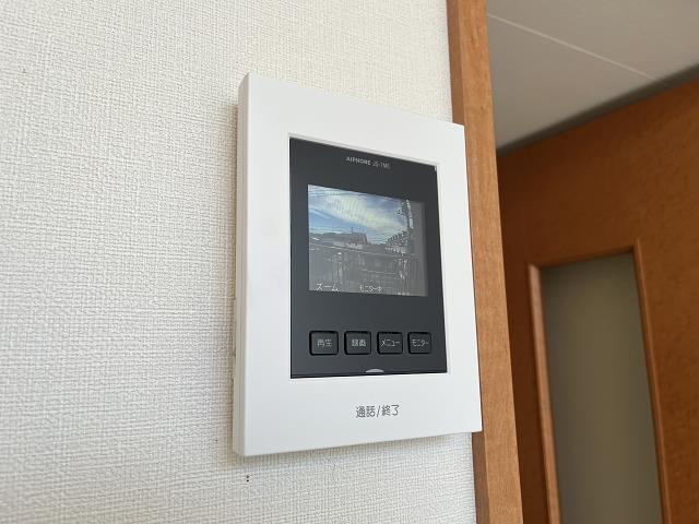 セキュリティ　ＴＶドアホン（写真は208号室）