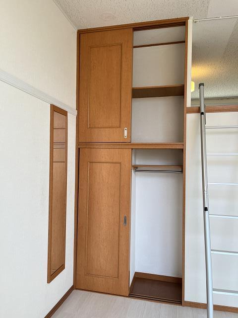 収納　収納（写真は208号室）