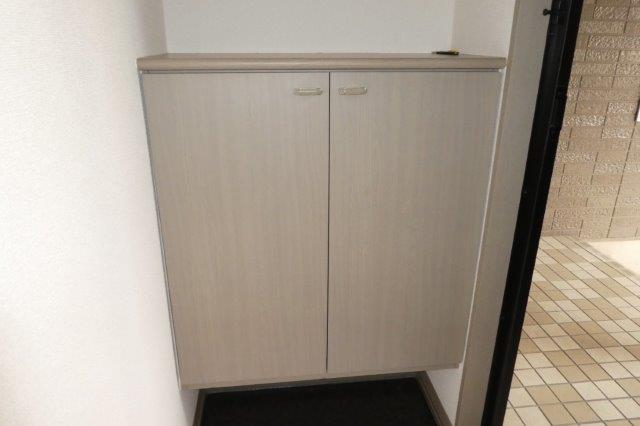 収納　シューズボックス
