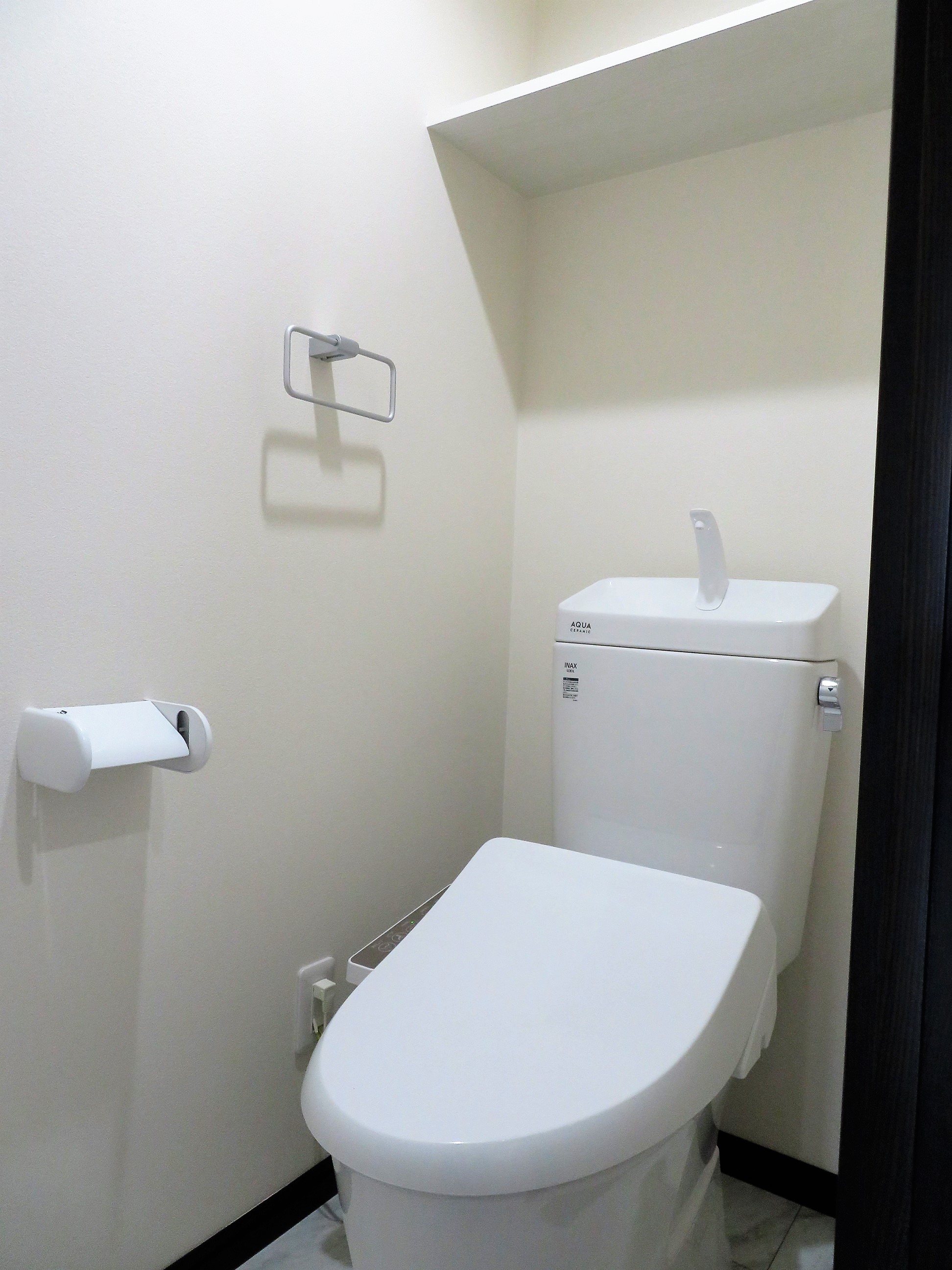 トイレ　ウォシュレット付きトイレです。