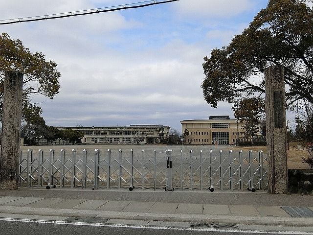 小学校　本巣市立真桑小学校（小学校）まで850m