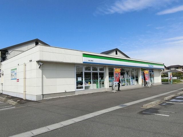 コンビニ　ファミリーマート 本巣上真桑店（コンビニ）まで650m