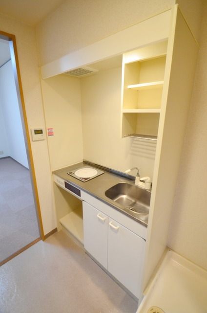 キッチン　同物件　違う部屋　参考写真