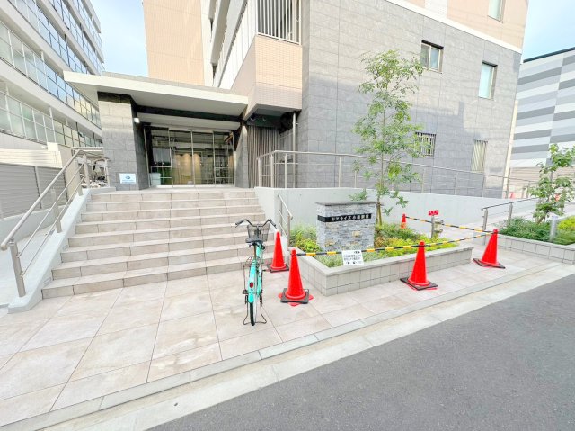 エントランス　綺麗なエントランスです。