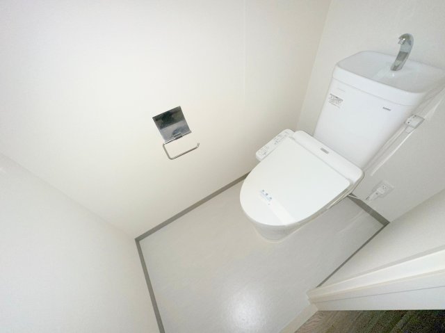 トイレ　清潔感のあるトイレは、誰もがリラックスできる空間です。