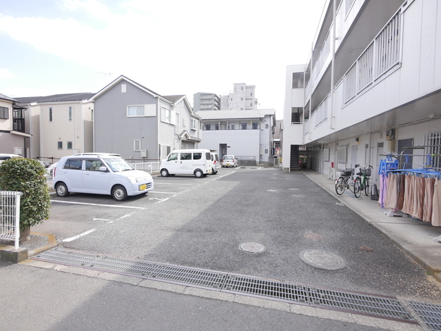駐車場　★敷地内に駐車場がございます★