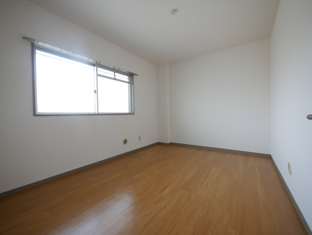 その他部屋・スペース　★大きな窓から日が入る明るいお部屋です★