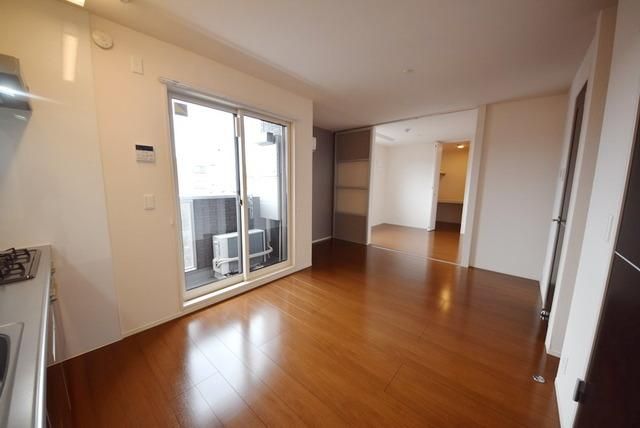 居室・リビング　ゆったりリビングルーム