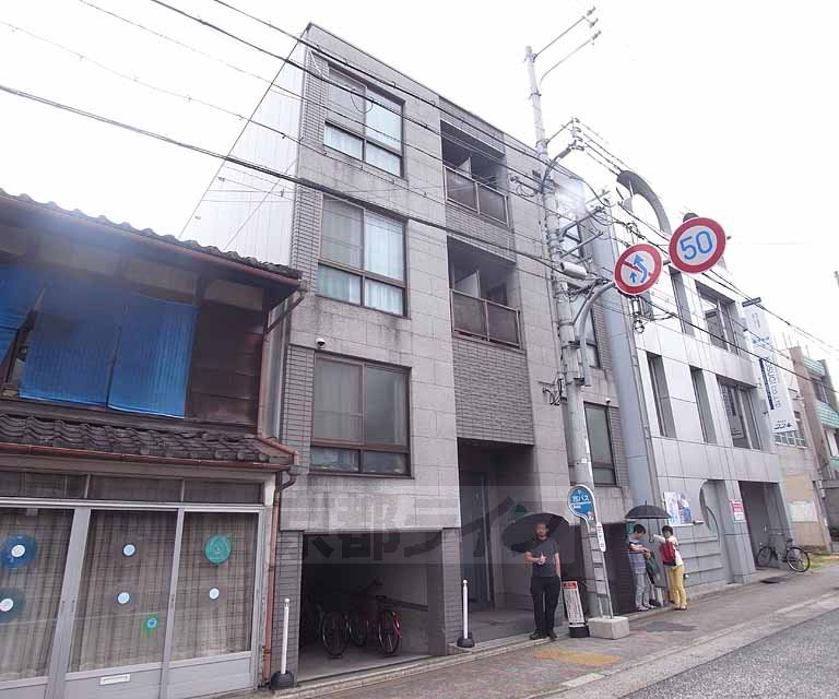 建物外観　敷金、礼金なし、家賃易いです