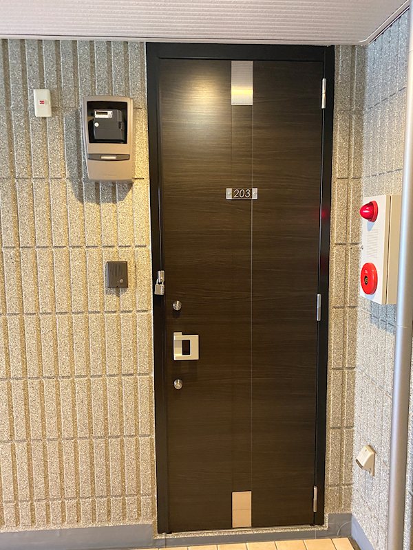 玄関　同物件別部屋の写真です。