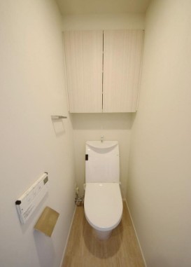 トイレ　別タイプ部屋　参考写真です