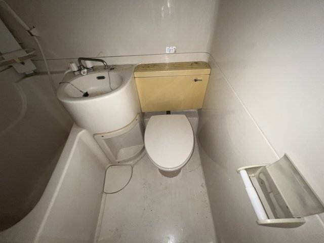 トイレ　浴室内にトイレがあります！