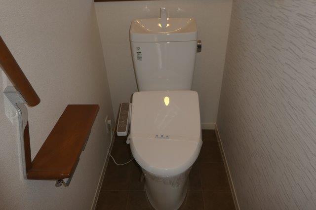トイレ　シャワー付きトイレ
