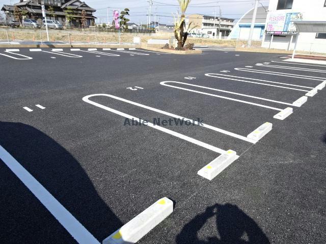 駐車場　駐車場