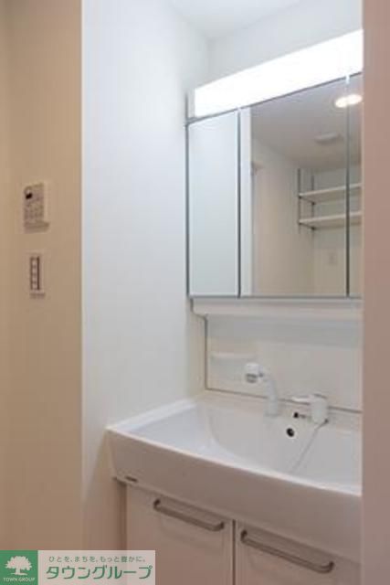 洗面設備　※写真は同タイプ住戸です。