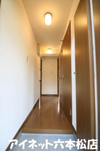 玄関　玄関からはこんな感じです。