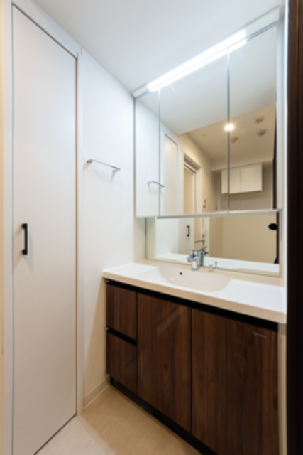 洗面設備　※写真は同タイプ住戸です。