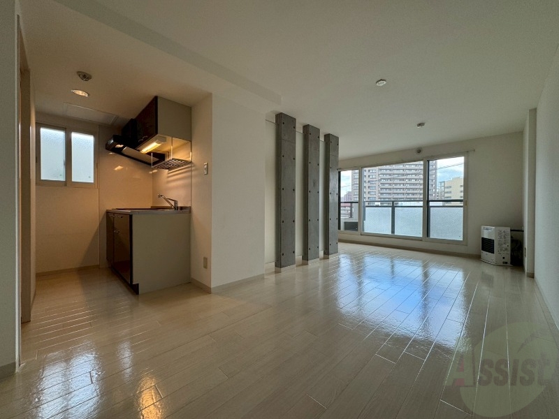 居室・リビング　広くてキレイなお部屋が広がっていて、充実した生活が送れそう。