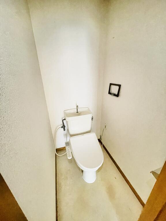東京メトロ南北線 麻布十番駅 徒歩4分 5階建 築46年のトイレ写真