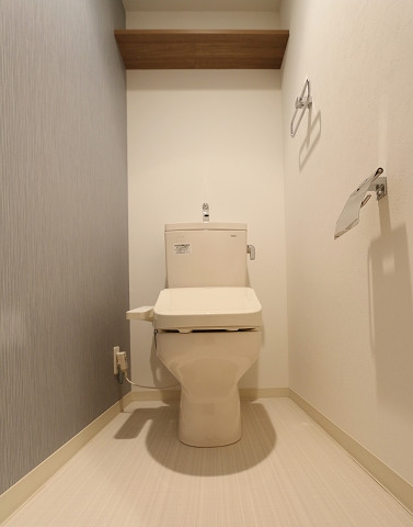 トイレ　嬉しいウォシュレット付きです