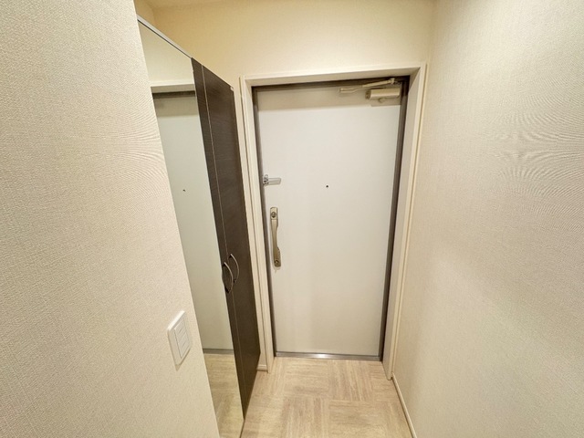 玄関　☆白を基調とした明るい印象の玄関☆