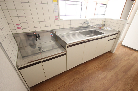 キッチン　※別号室のお写真を使用しております。