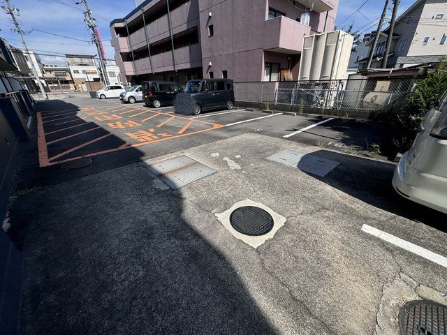 駐車場　駐車場