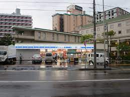 コンビニ　ローソン札幌南7条西一丁目店（コンビニ）まで220m