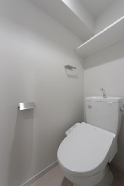 トイレ　※写真は同タイプ住戸です。